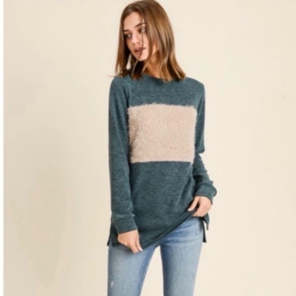 Woman’s Casual Teal Long Sleeve Top Size